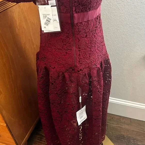 Self portrait Burgundy Guipure lace midi dress-T7 -  threedaughtersproperties.com